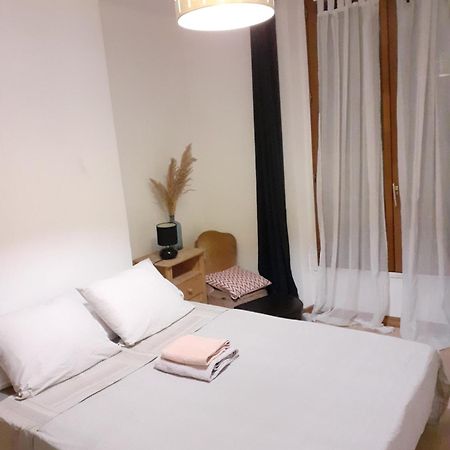 Calme Et Proche Tour Eiffel Apartment Paris Exterior foto